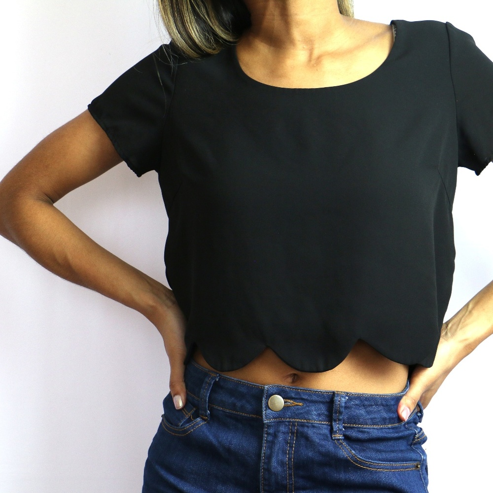 Black Crop Top w/ Scallop Pattern Cut